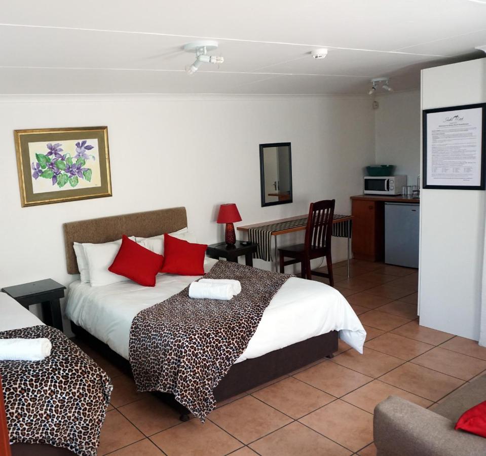 Sheba Rock Guesthouse 内尔斯普雷特 外观 照片